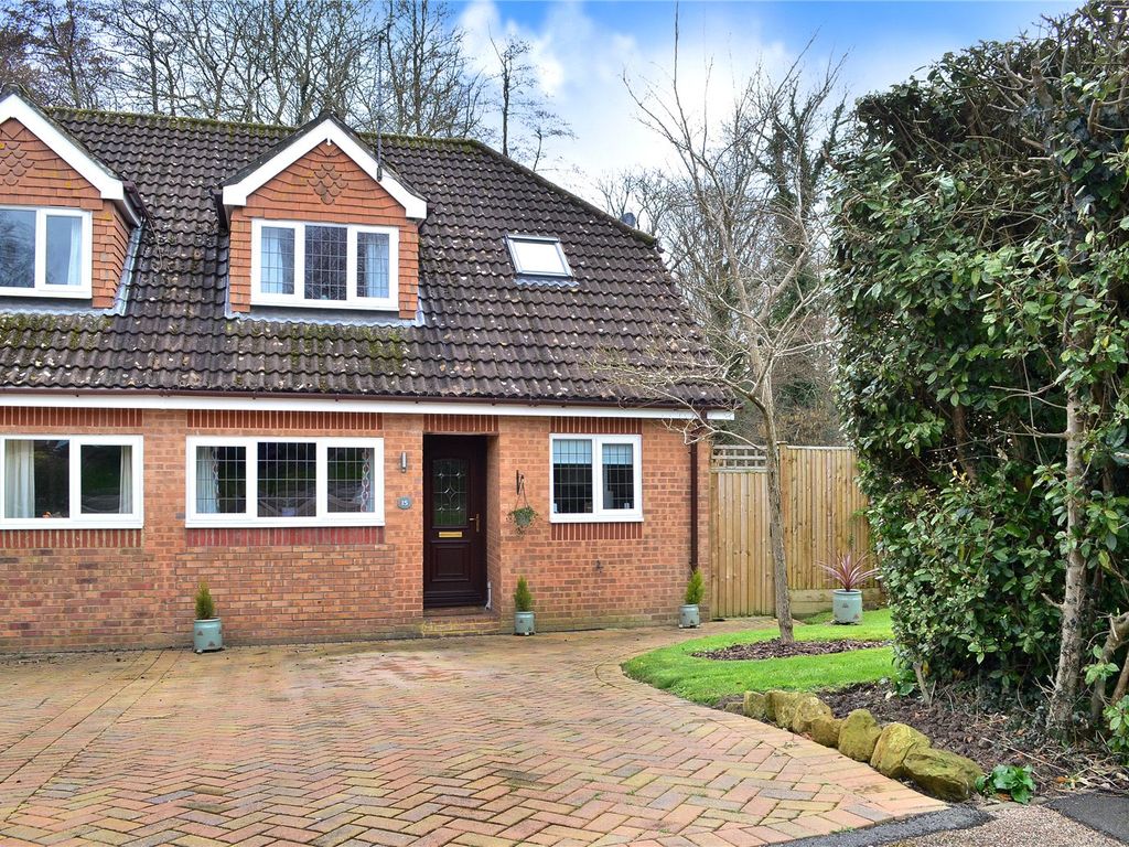 3 bed semidetached house for sale in East Grinstead, West Sussex RH19 Zoopla