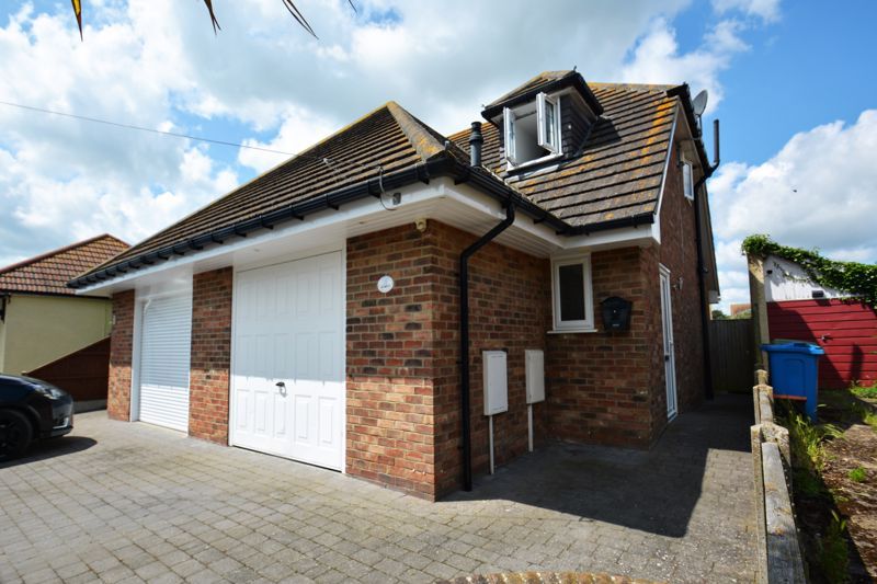 2 bed semidetached house for sale in Cheyne Road, Eastchurch