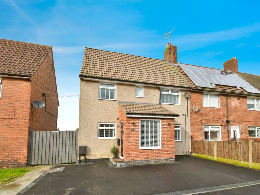 3 bed end terrace house for sale in Church Road, Clipstone Village