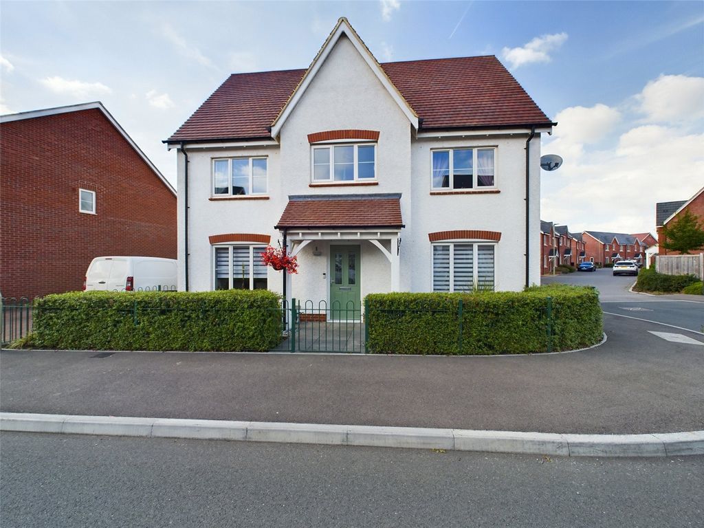 4 bed detached house for sale in Siskin Way, Hardwicke, Gloucester