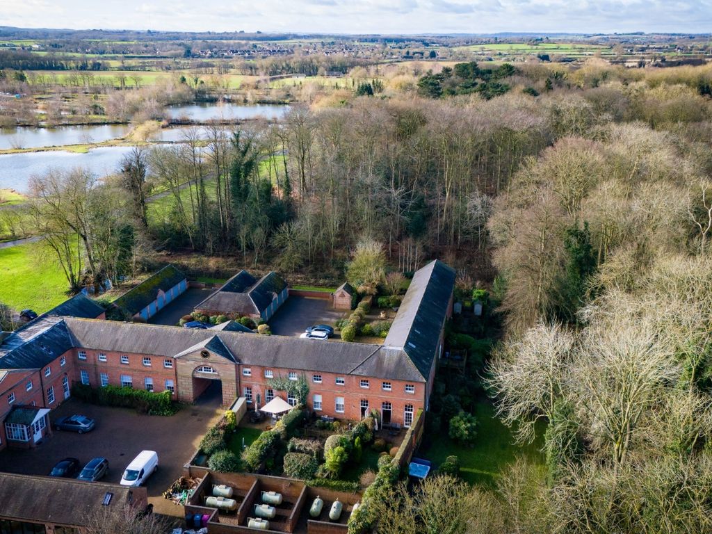 4 bed mews for sale in The Courtyard Fisherwick Wood Lane, Fisherwick