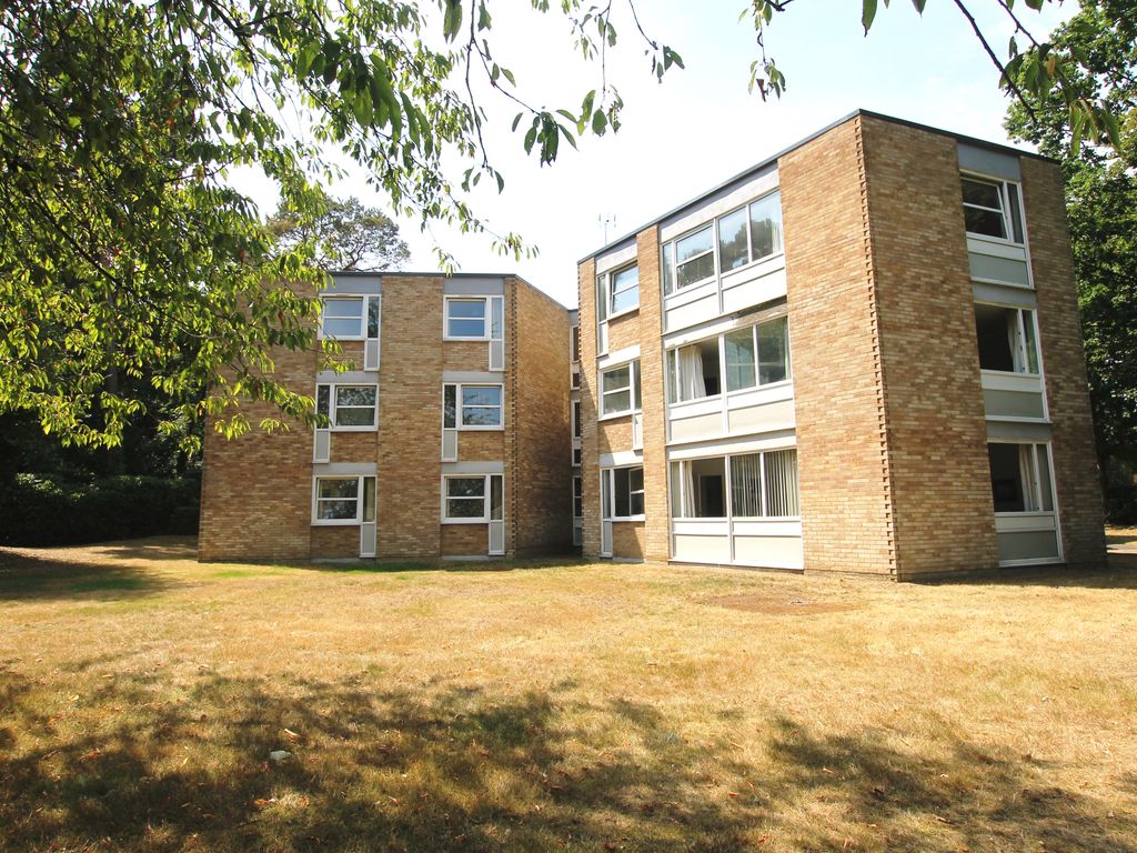 2 bed flat to rent in Heathside, Weybridge KT13 Zoopla