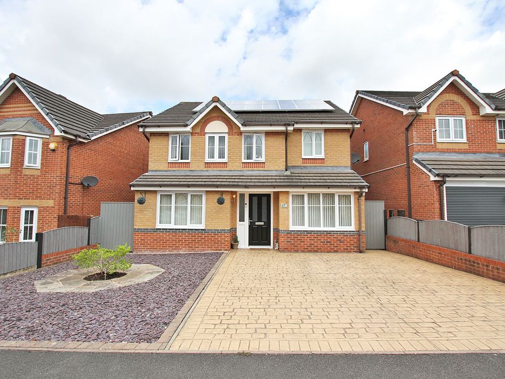 4 bed detached house for sale in Jennings Park Avenue, Abram, Wigan WN2