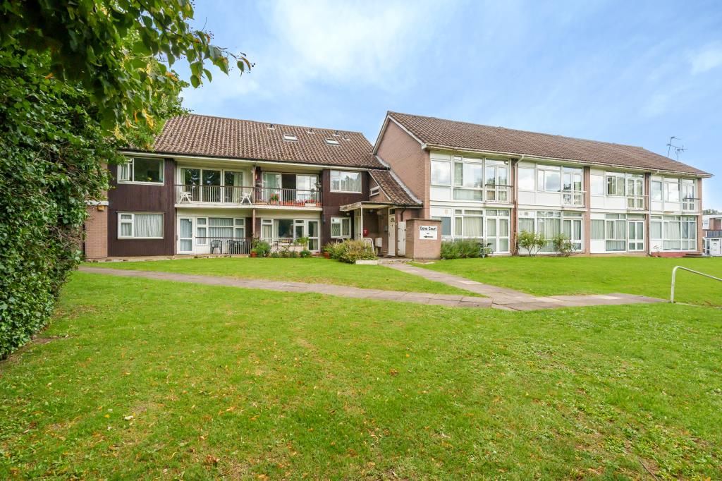 4 bed for sale in Stanmore, Middlesex HA7, £525,000 Zoopla