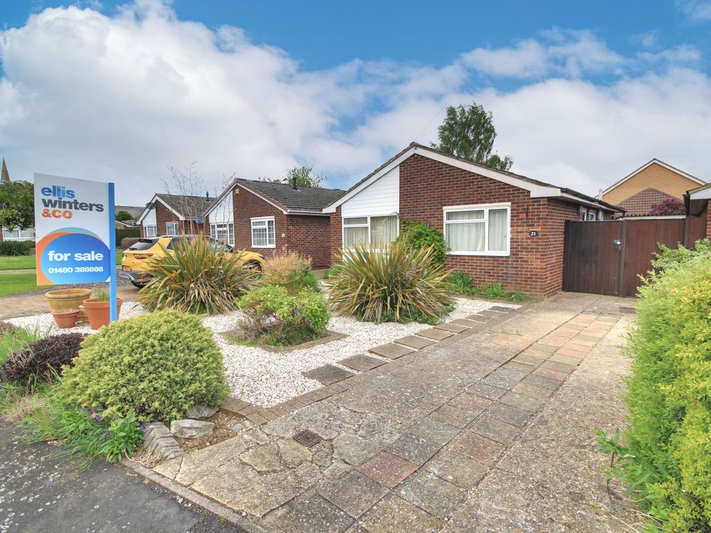 2 bed detached bungalow for sale in Church Leys, Fenstanton, Huntingdon