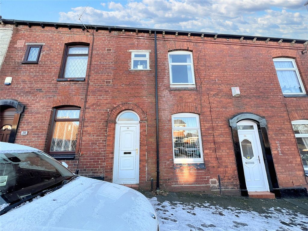 2 bed terraced house for sale in Crompton Street, Oldham OL1, £75,000