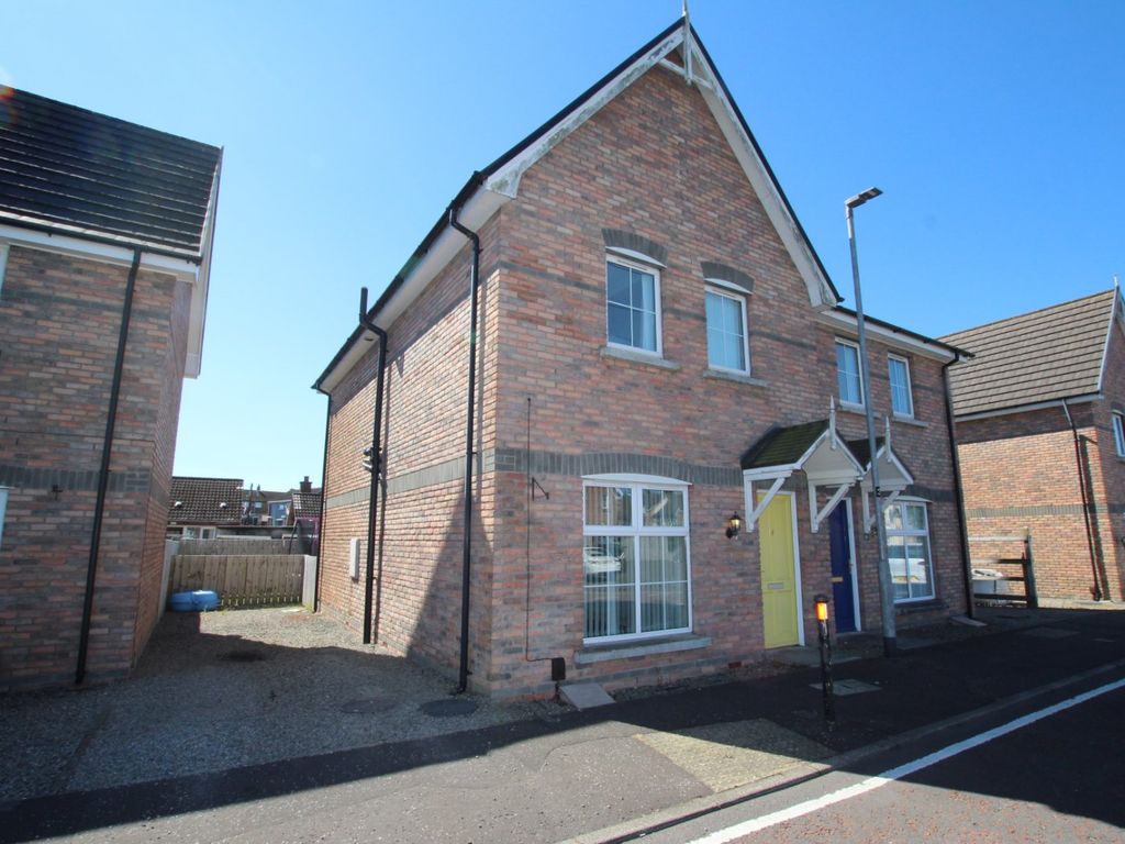 3 bed semidetached house to rent in Weavers Wood, Newtownabbey, County
