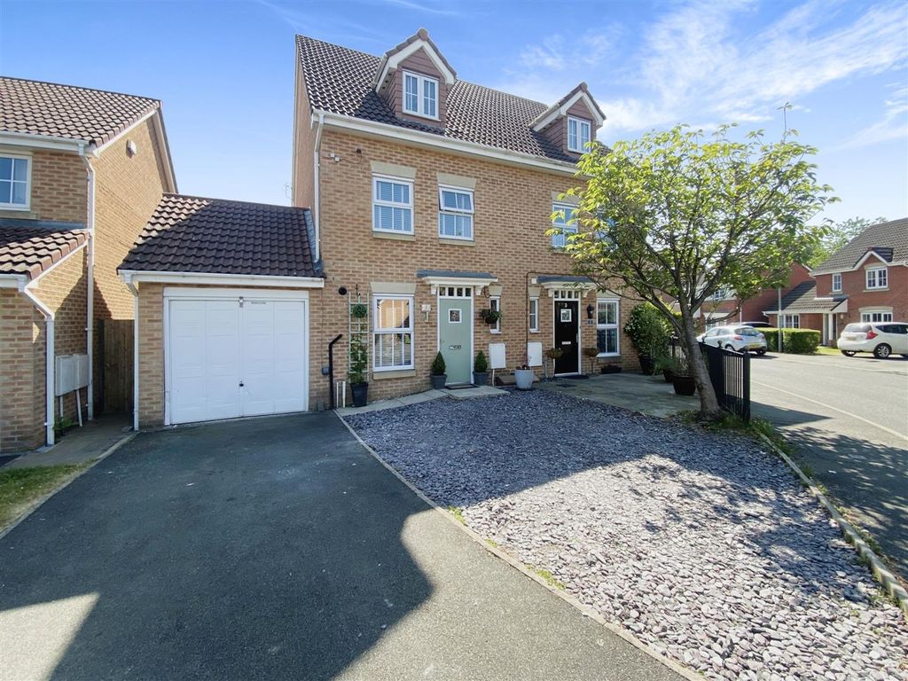 3 bed town house for sale in Withinlea, Bamber Bridge, Preston PR5 Zoopla