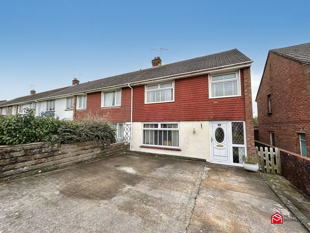 3 bed end terrace house for sale in Bryn Deri, Bryntirion, Bridgend