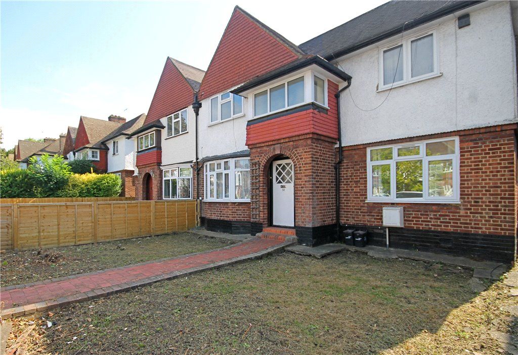 4 bed terraced house to rent in Cricklade Avenue, London SW2, £2,300