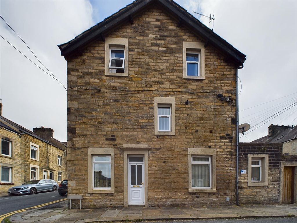 4 bed end terrace house for sale in Hinde Street, Lancaster LA1 Zoopla