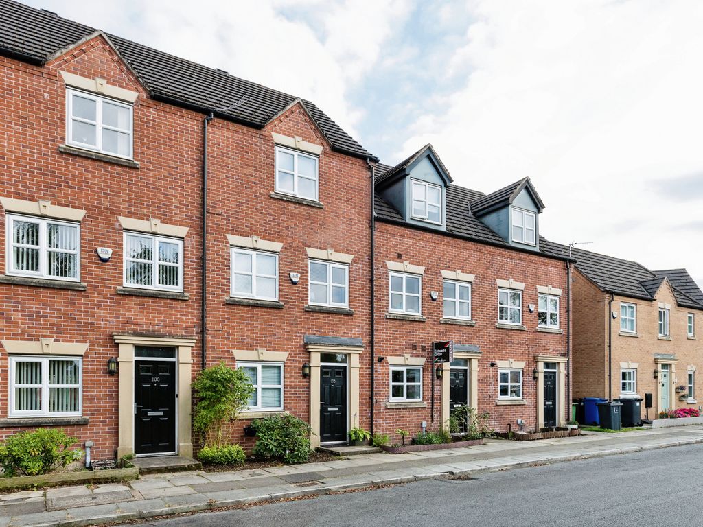3 bed town house for sale in School Street, Radcliffe, Manchester