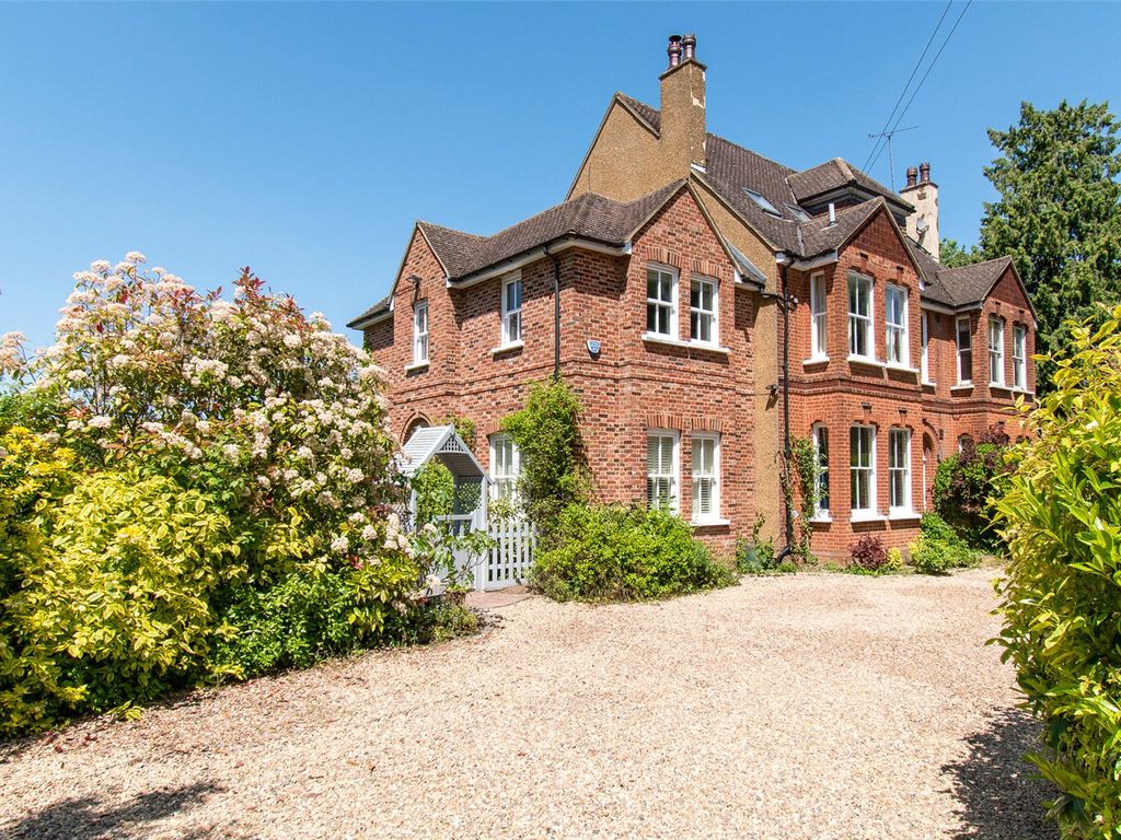 5 bed semidetached house for sale in Chequers Lane, Abbots Langley