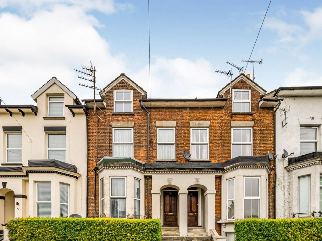 Tring Road, Aylesbury HP20  