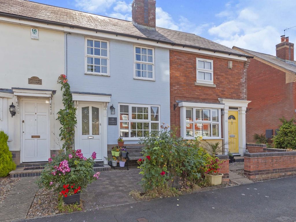 2 bed terraced house for sale in Fox Pond Lane, Oadby, Leicester LE2