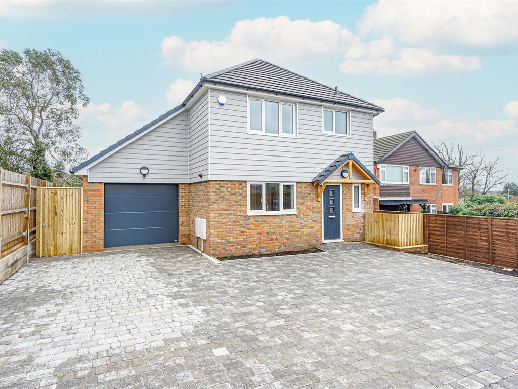 New home, 3 bed detached house for sale in Harrow Lane, St. LeonardsOn