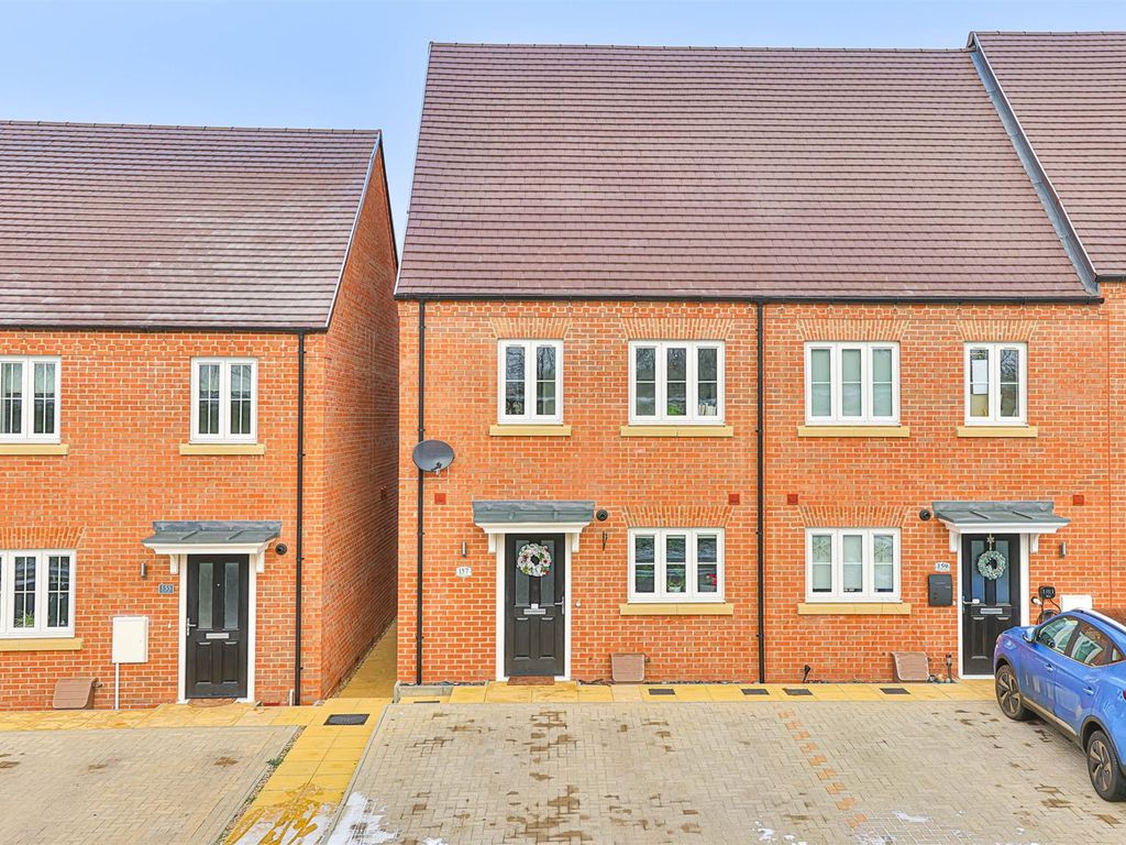 4 bed end terrace house for sale in Station Road, Thrapston, Kettering