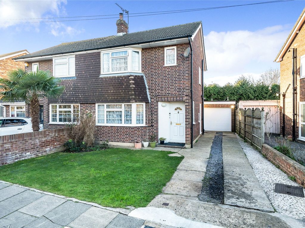 3 bed semidetached house for sale in Staines, Surrey TW18, £475,000
