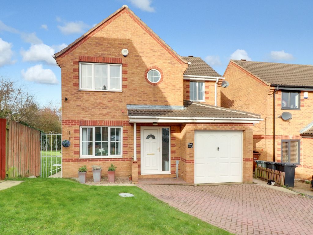 4 bed detached house for sale in Eyrie Approach, Morley, Leeds, West