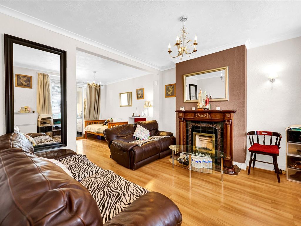 2 bed terraced house for sale in Gresham Road, London E16, £420,000