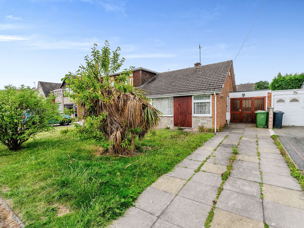 2 bed bungalow for sale in Edinburgh Drive, Willenhall, West Midlands