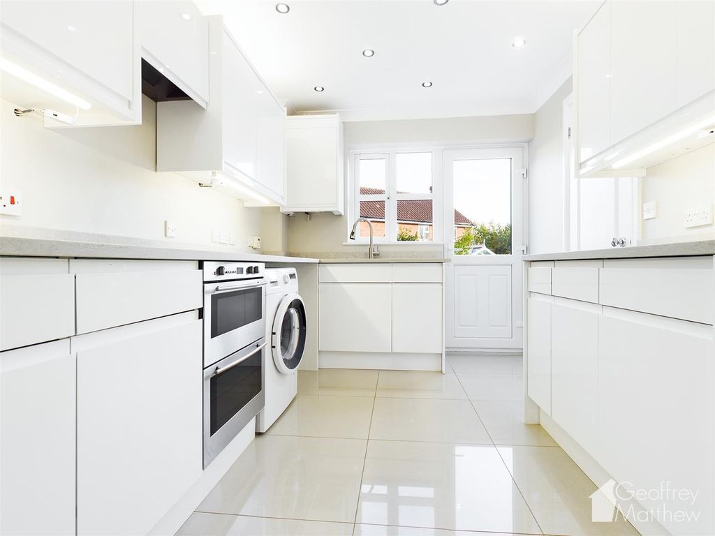 3 bed detached house for sale in Hayfield, Chells Manor, Stevenage SG2