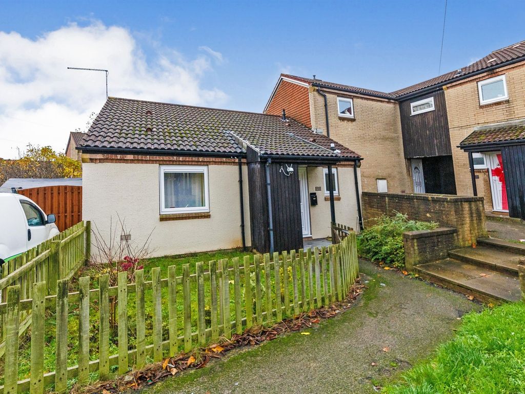 2 bed semidetached bungalow for sale in Street, Worsbrough