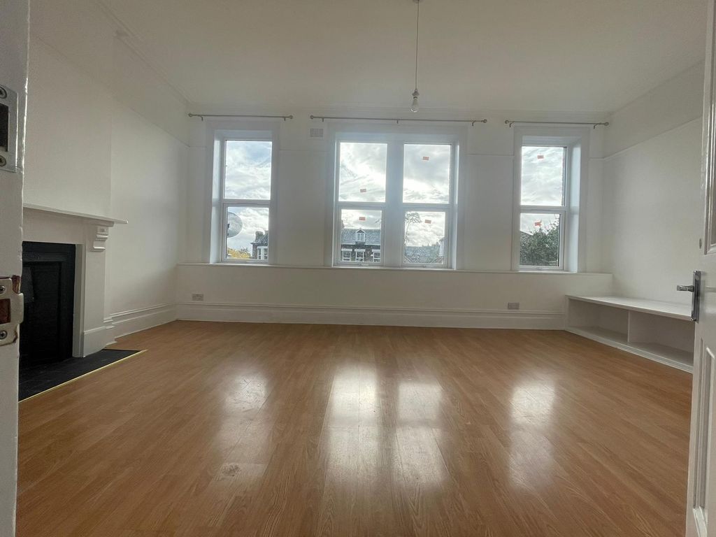 3 bed flat to rent in Sydenham Road, London SE26, £2,000 pcm Zoopla