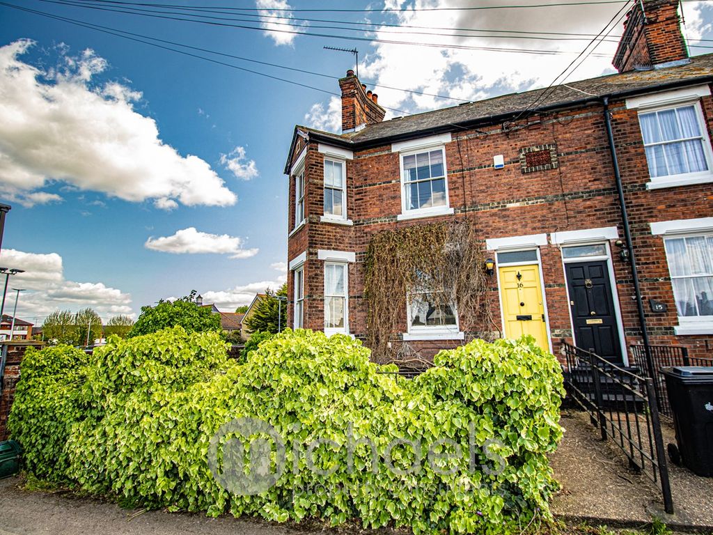 4 bed semidetached house for sale in Easton Road, Witham CM8 Zoopla