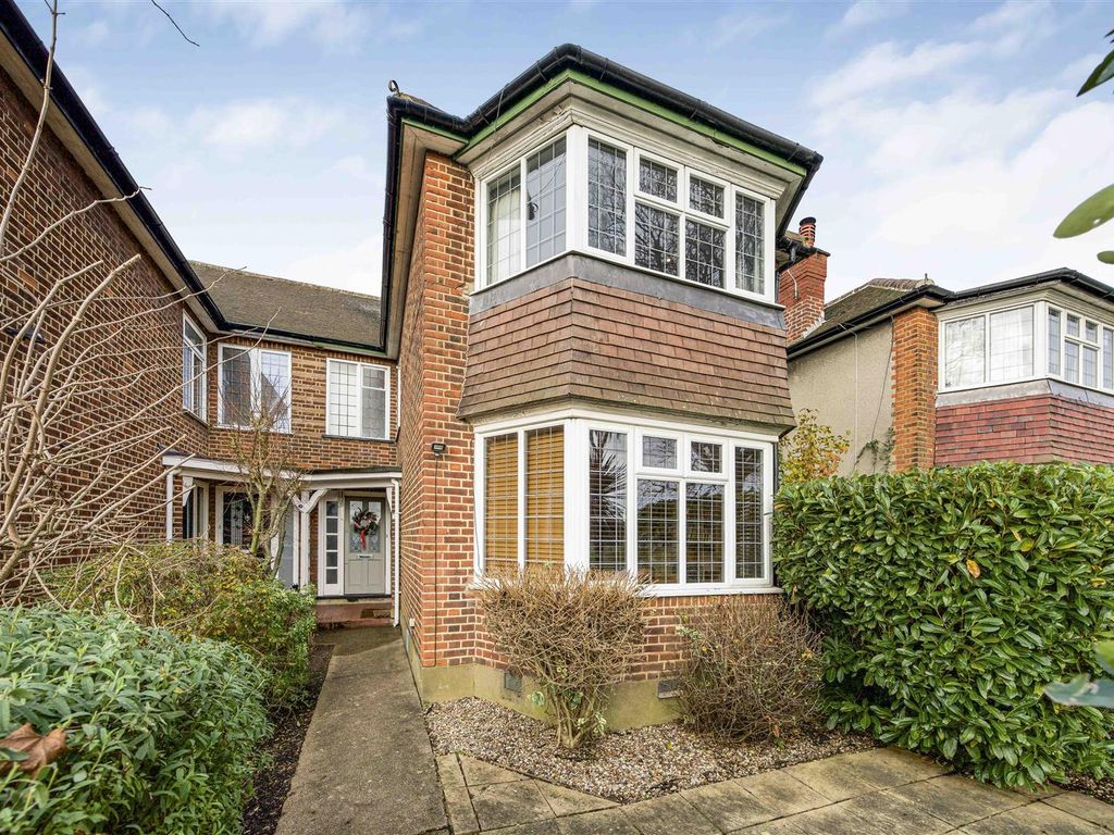 2 bed for sale in Craneford Way, Twickenham TW2, £525,000