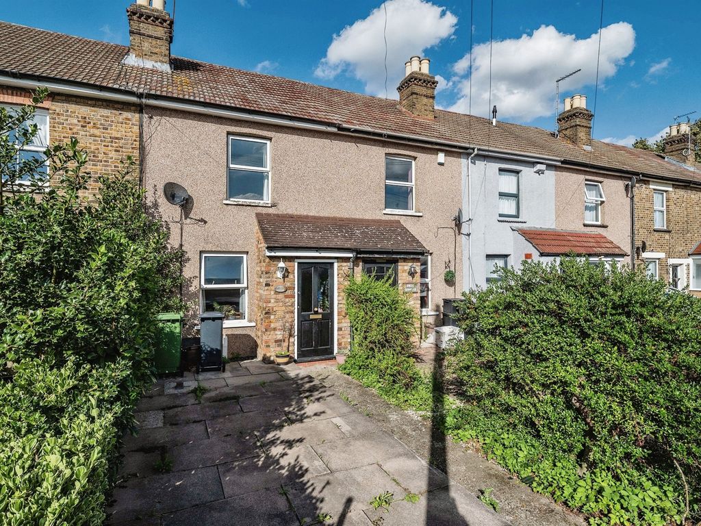 2 bed property for sale in Nunsbury Drive, Turnford, Broxbourne EN10, £