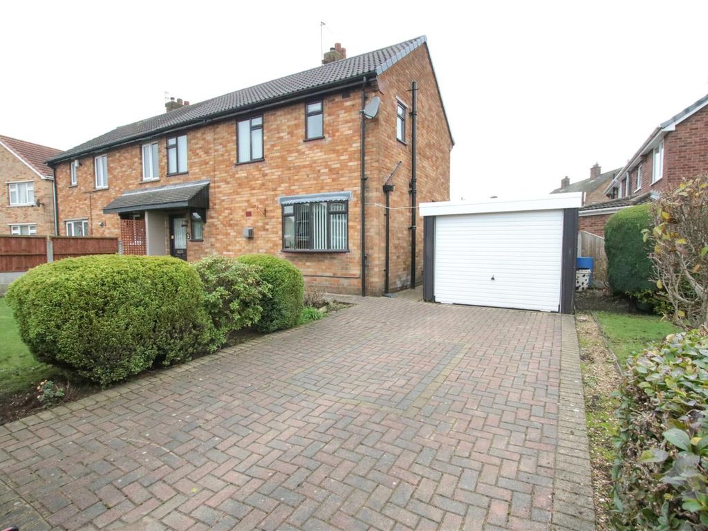 3 bed semidetached house for sale in Gattison Lane, Rossington