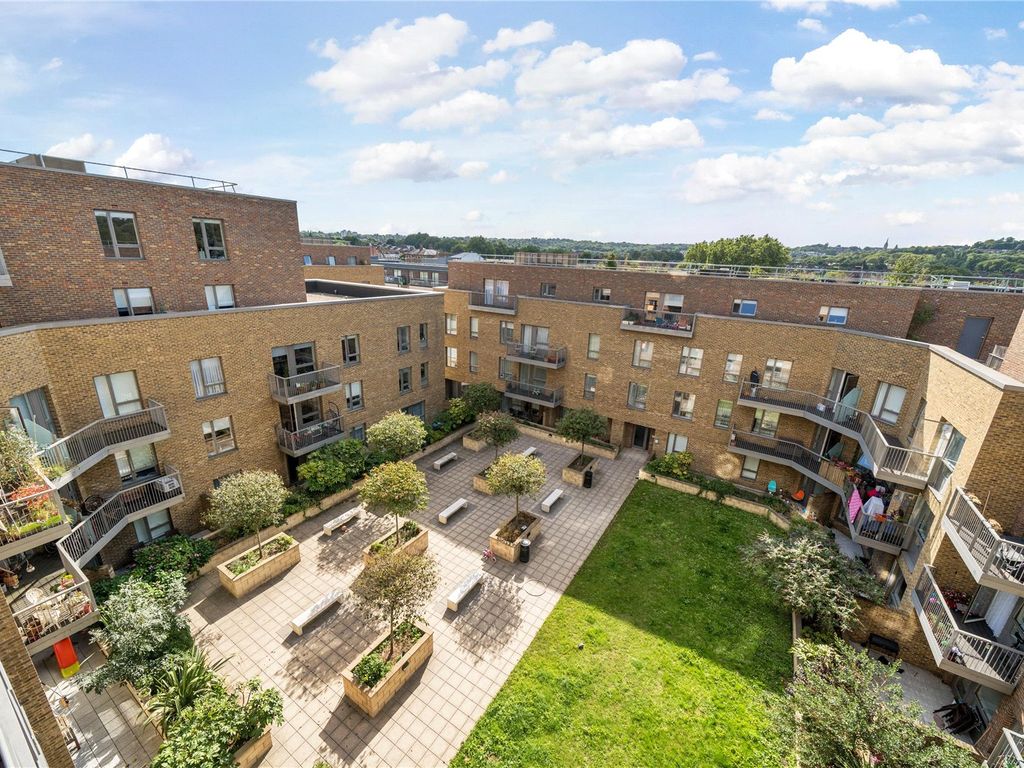 2 bed flat for sale in Candish Court, Hornsey N8, £525,000 Zoopla