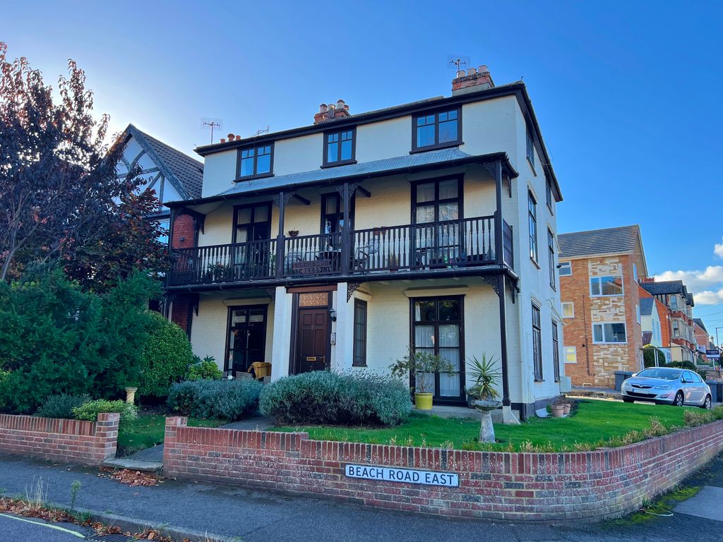 2 bed flat for sale in Beach Road East, Felixstowe IP11 Zoopla