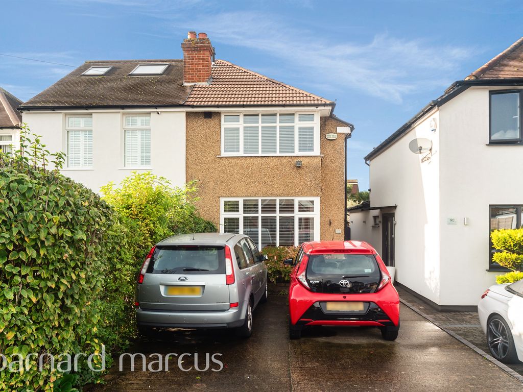 2 bed semidetached house for sale in Fullers Way South, Chessington