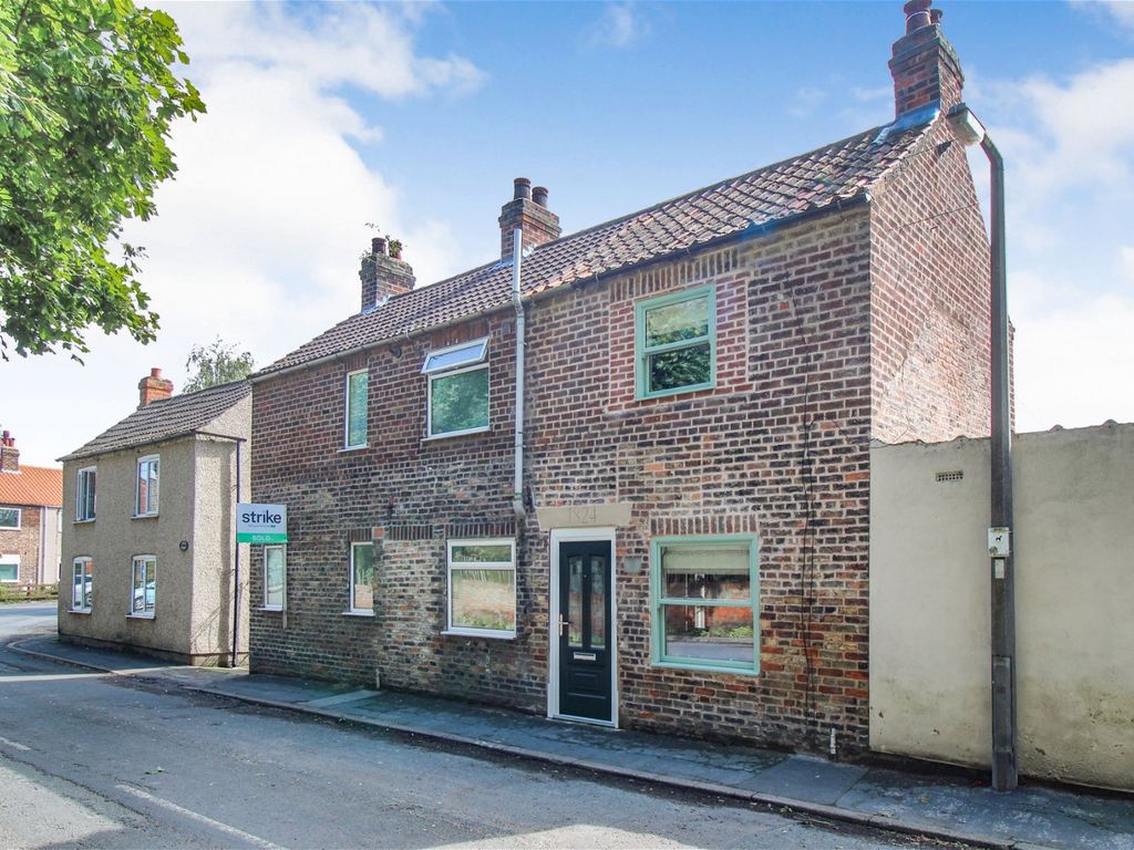 1 bed terraced house for sale in Brigg Lane, Camblesforth YO8, £135,000