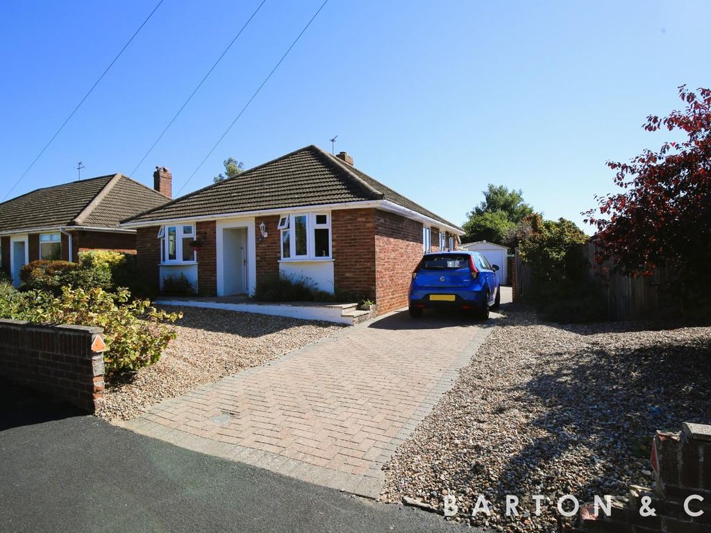 3 bed detached bungalow for sale in Moore Avenue, Sprowston, Norwich