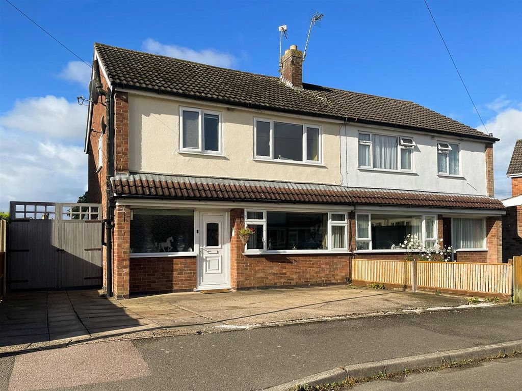 3 bed semidetached house to rent in Oaks Drive, Newbold Verdon