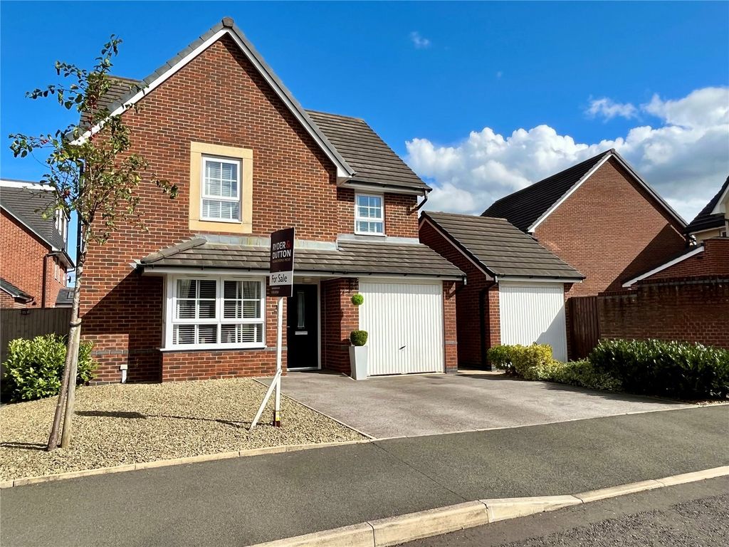 4 bed detached house for sale in Penhurst Crescent, Heywood, Greater Manchester OL10, £365,000