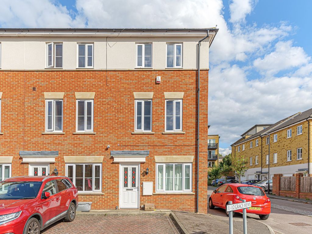 4 bed end terrace house to rent in Grace Mews, Beckenham BR3, £2,500