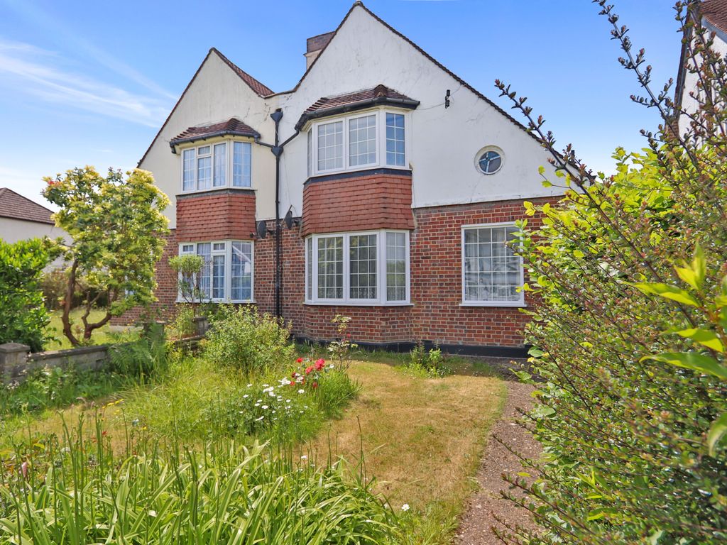 2 bed semidetached house for sale in Coulsdon Road, Coulsdon CR5, £