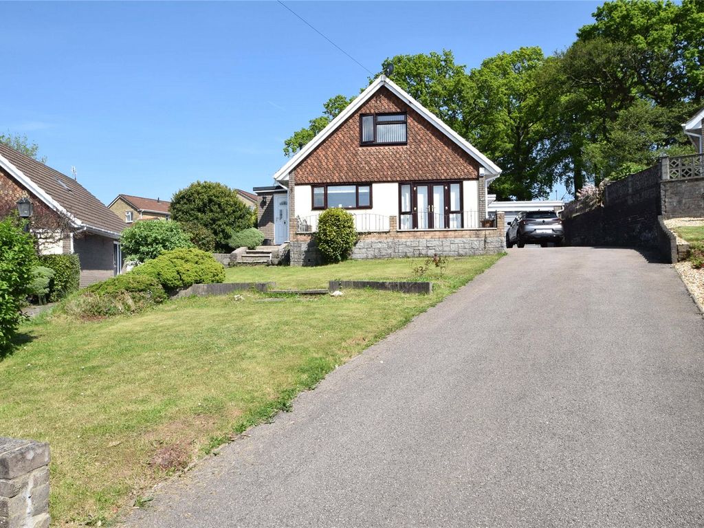 4 bed bungalow for sale in Laburnum Drive, New Inn, Pontypool, Torfaen
