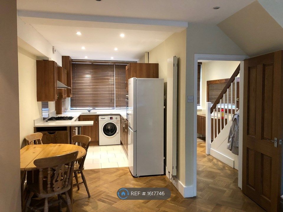 2 bed terraced house to rent in Shoreham Close, London SW18 Zoopla