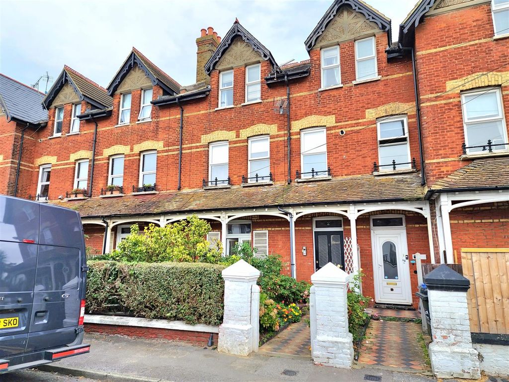 1 bed flat for sale in DentDeLion Road, WestgateOnSea CT8, £145,000