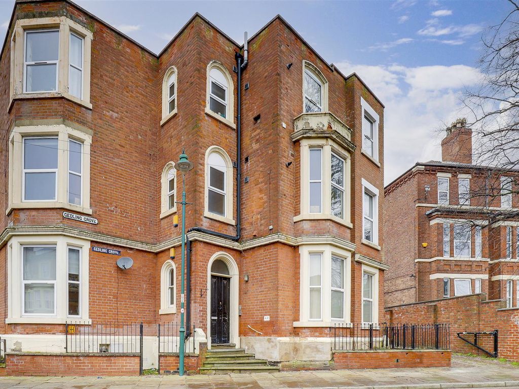 6 bed end terrace house for sale in Burns Street, Nottingham
