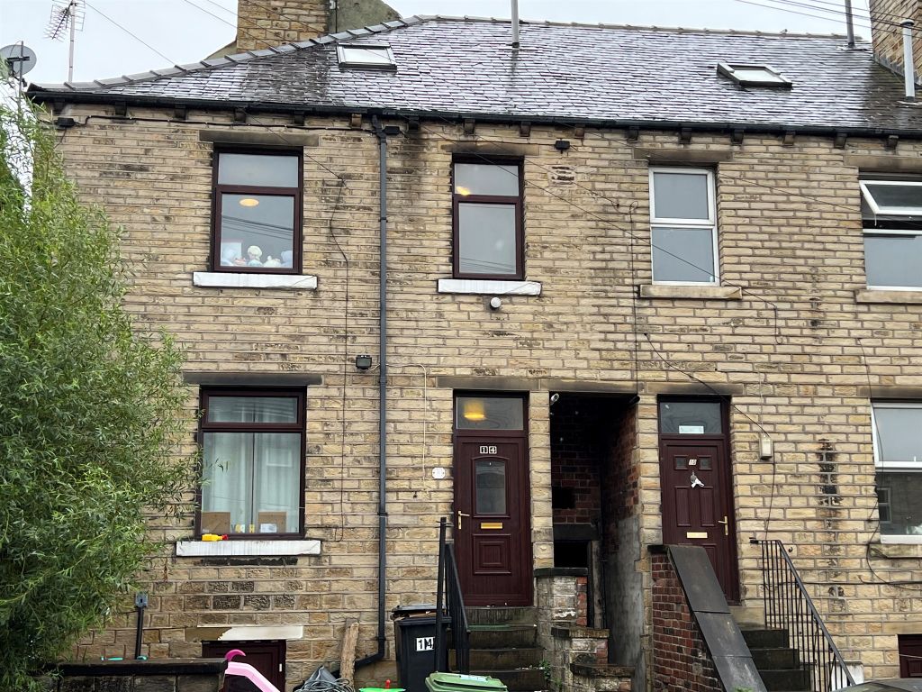 3 bed end terrace house for sale in Beaumont Street, Moldgreen