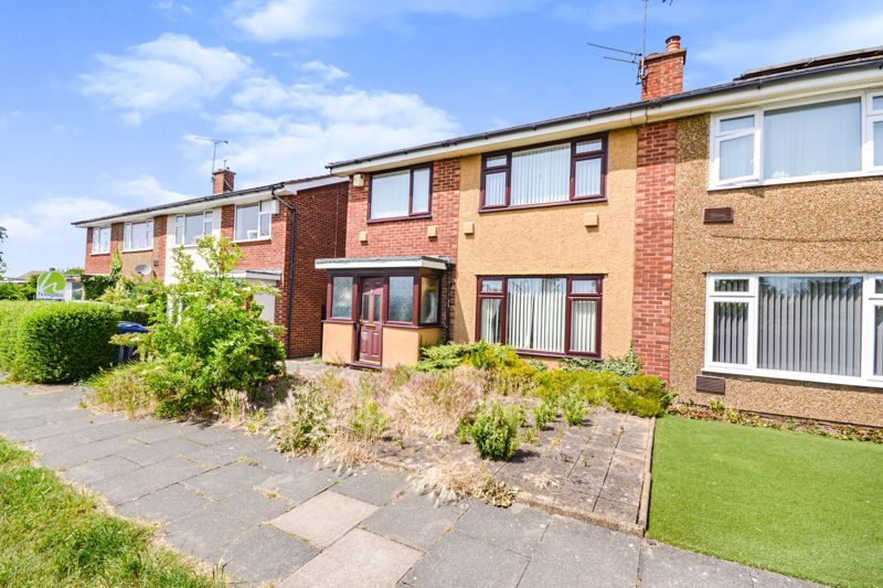 3 bed semidetached house for sale in The Sorrells, Corringham