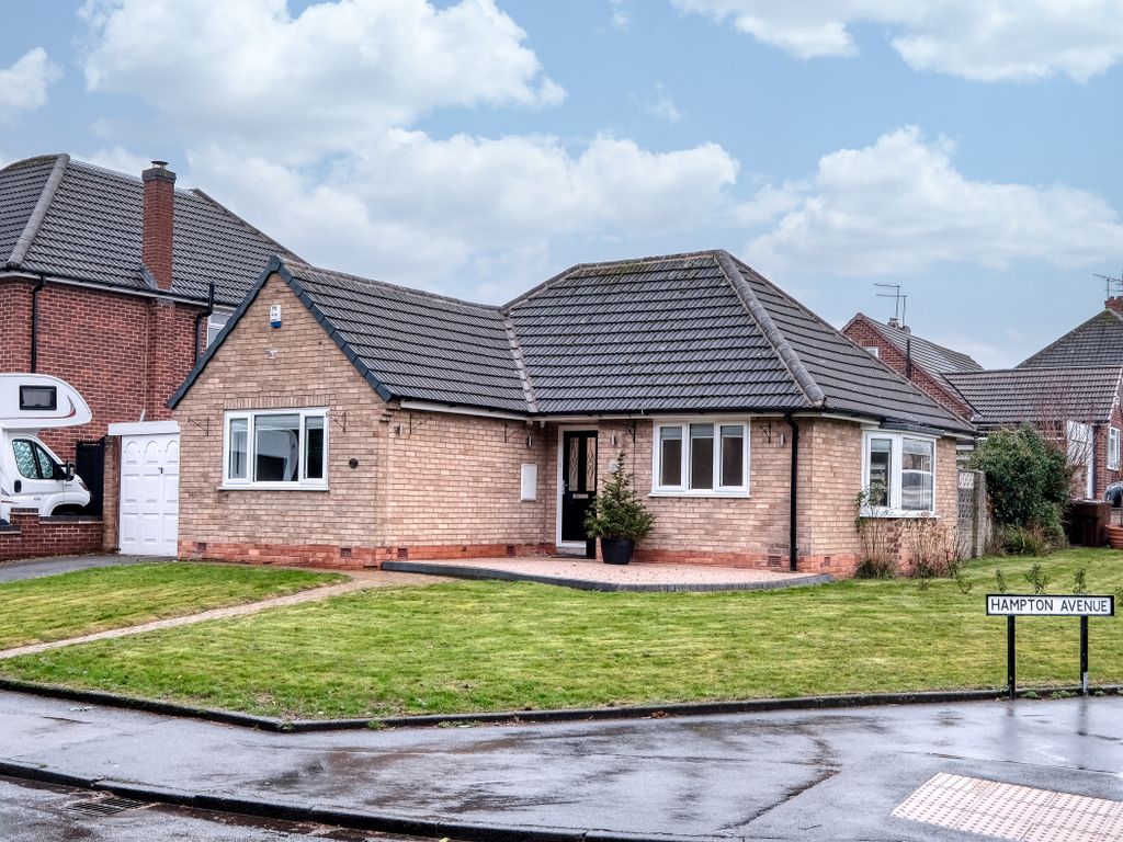 2 bed bungalow for sale in Warwick Avenue, Aston Fields, Bromsgrove B60