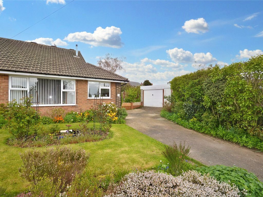 2 Bed Bungalow For Sale In Glebelands Close Garforth Leeds West 
