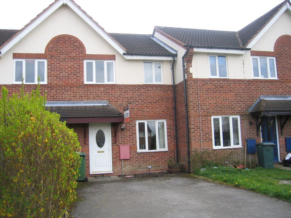 3 bed town house to rent in Warwick Road, Somercotes, Alfreton DE55, £